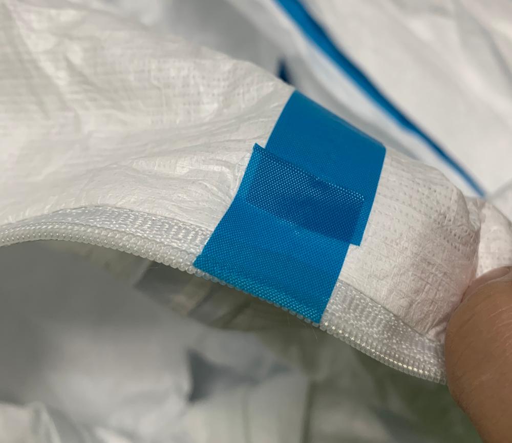 綠（lǜ）馬甲&ldquo;浦東（dōng）青年誌願者（zhě）&rdquo;，的（de）一次晚班誌（zhì）願服（fú）務