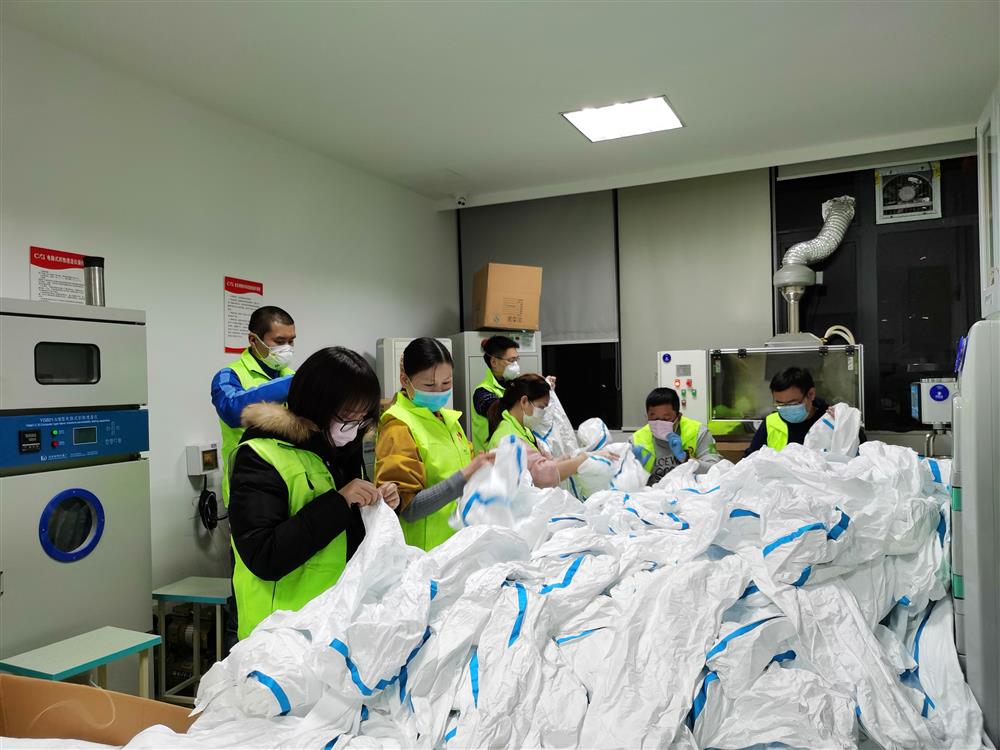 綠馬甲&ldquo;浦東青年誌願者&rdquo;，的一次晚班誌願服務