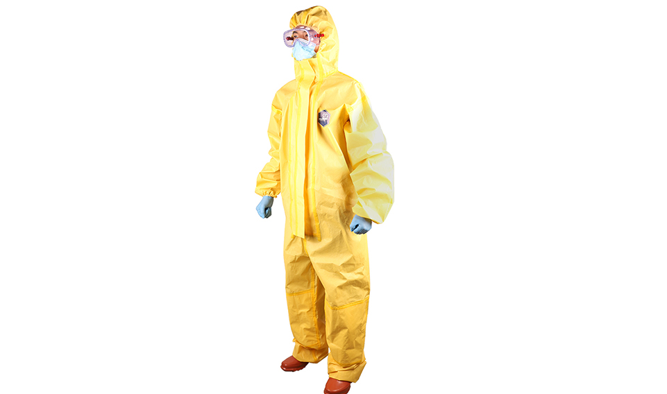 化學防護服在（zài）石油化工行業的選擇與（yǔ）應用