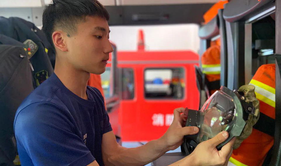 正壓式（shì）消防空氣呼吸器（qì）的一些配件性能要求