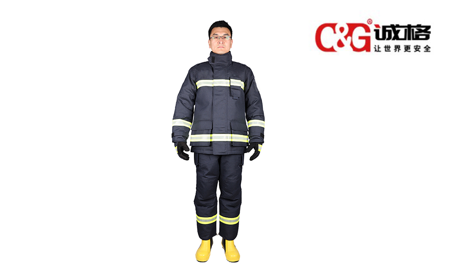 火焰英雄的（de）標誌：認識消防員的工作服
