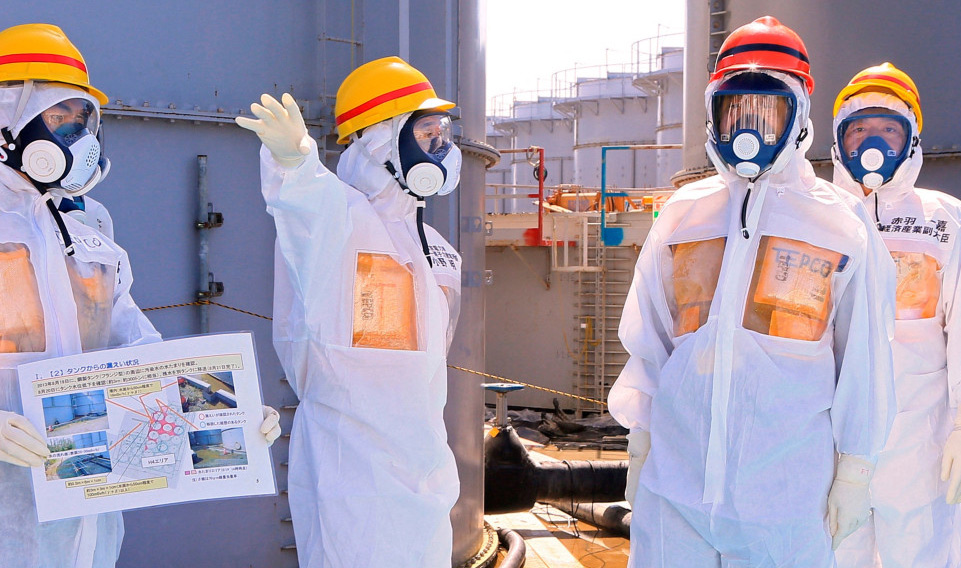 核(hé)輻射防護服:強大的護(hù)盾,保護您遠離核輻(fú)射(shè)的威脅